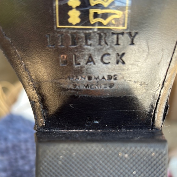 LIBERTY Black Boots with Red and Green Embroidery - Picture 11 of 12